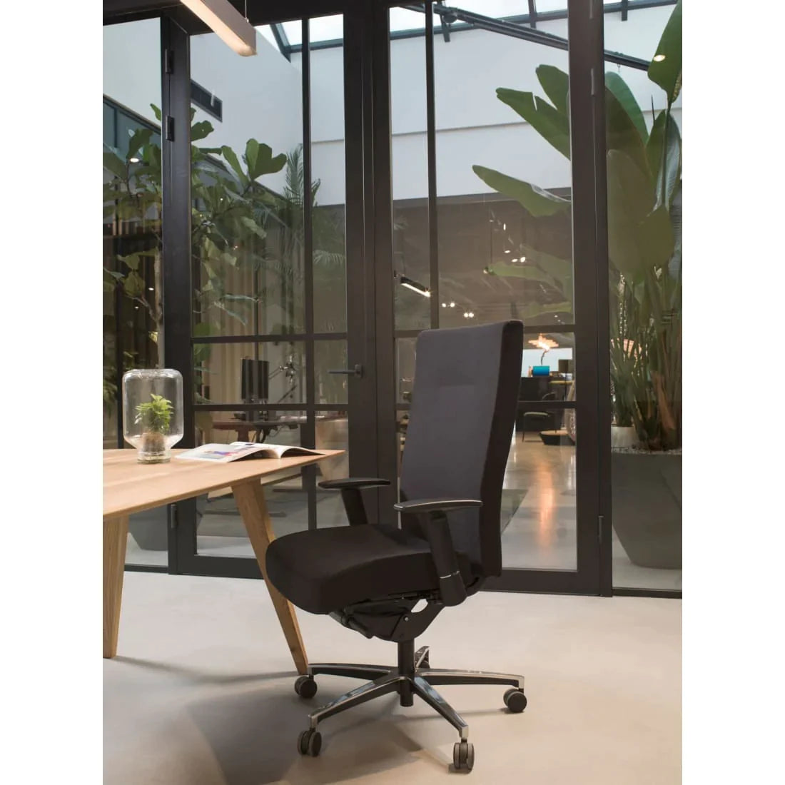 Kantoormeubilair voor werknemers die wat ’groter’ zijn