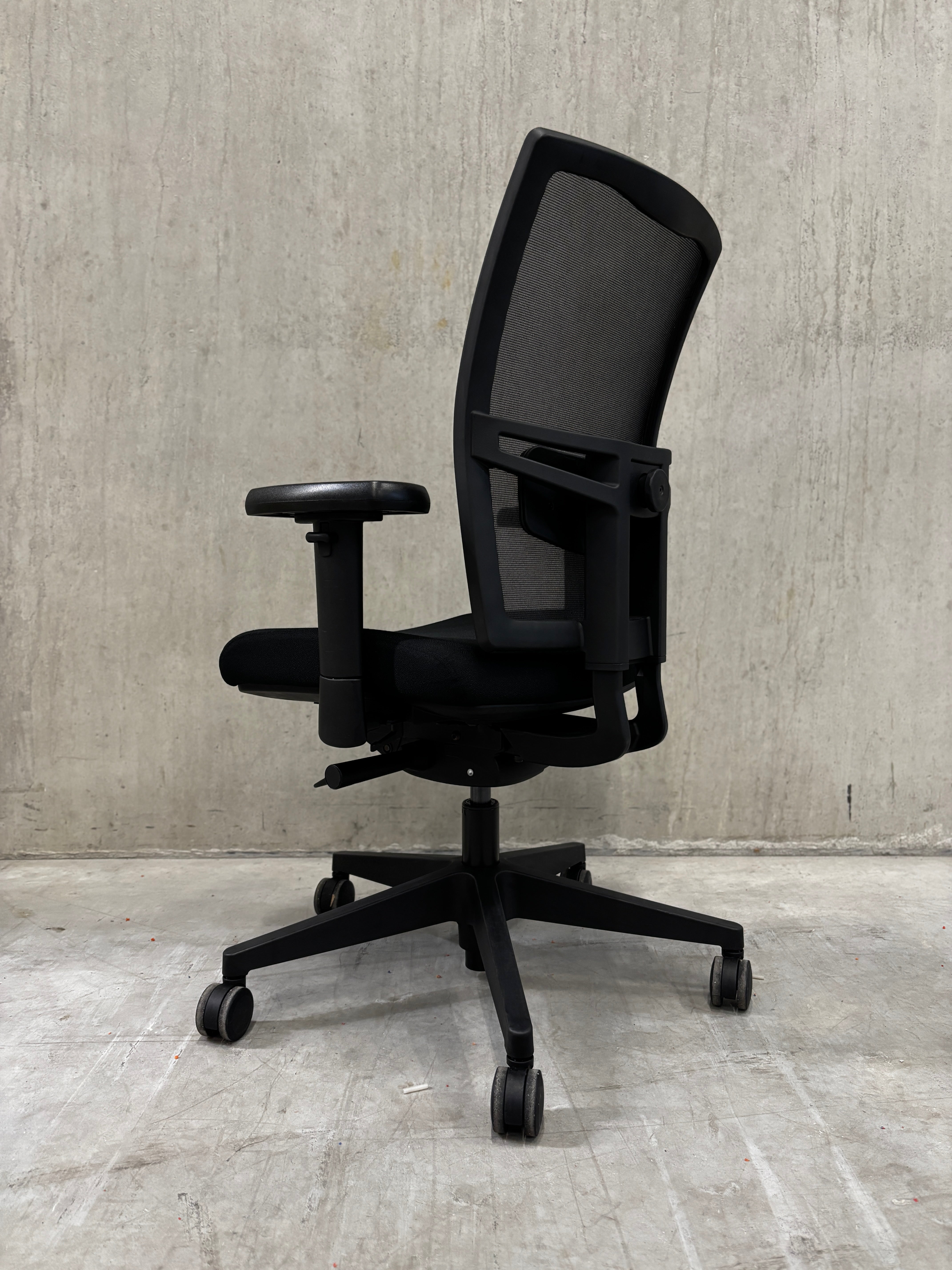 Outlet - Refurbished Bureaustoel Workliving Projectas V2 Special B6