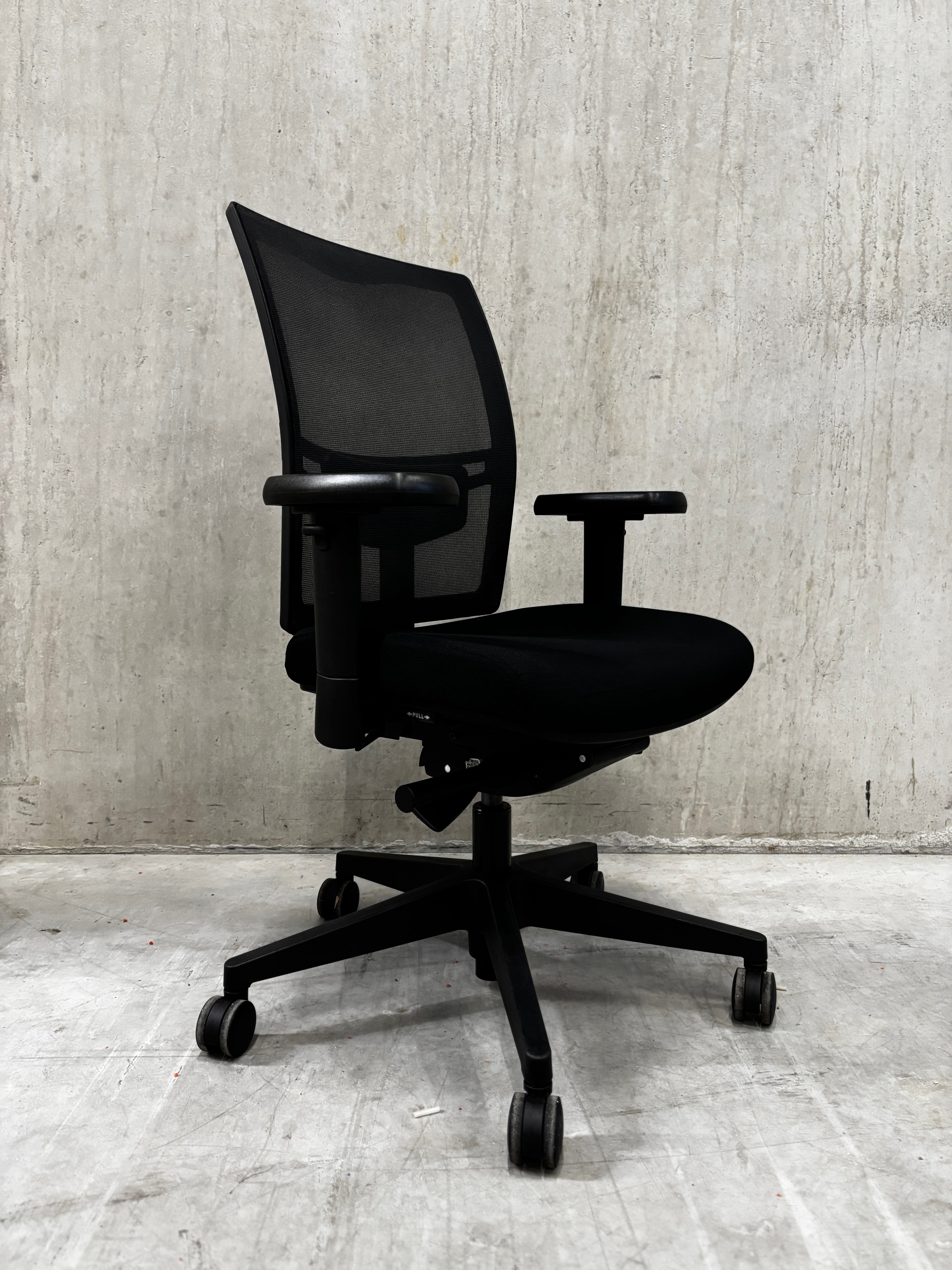Outlet - Refurbished Bureaustoel Workliving Projectas V2 Special B6