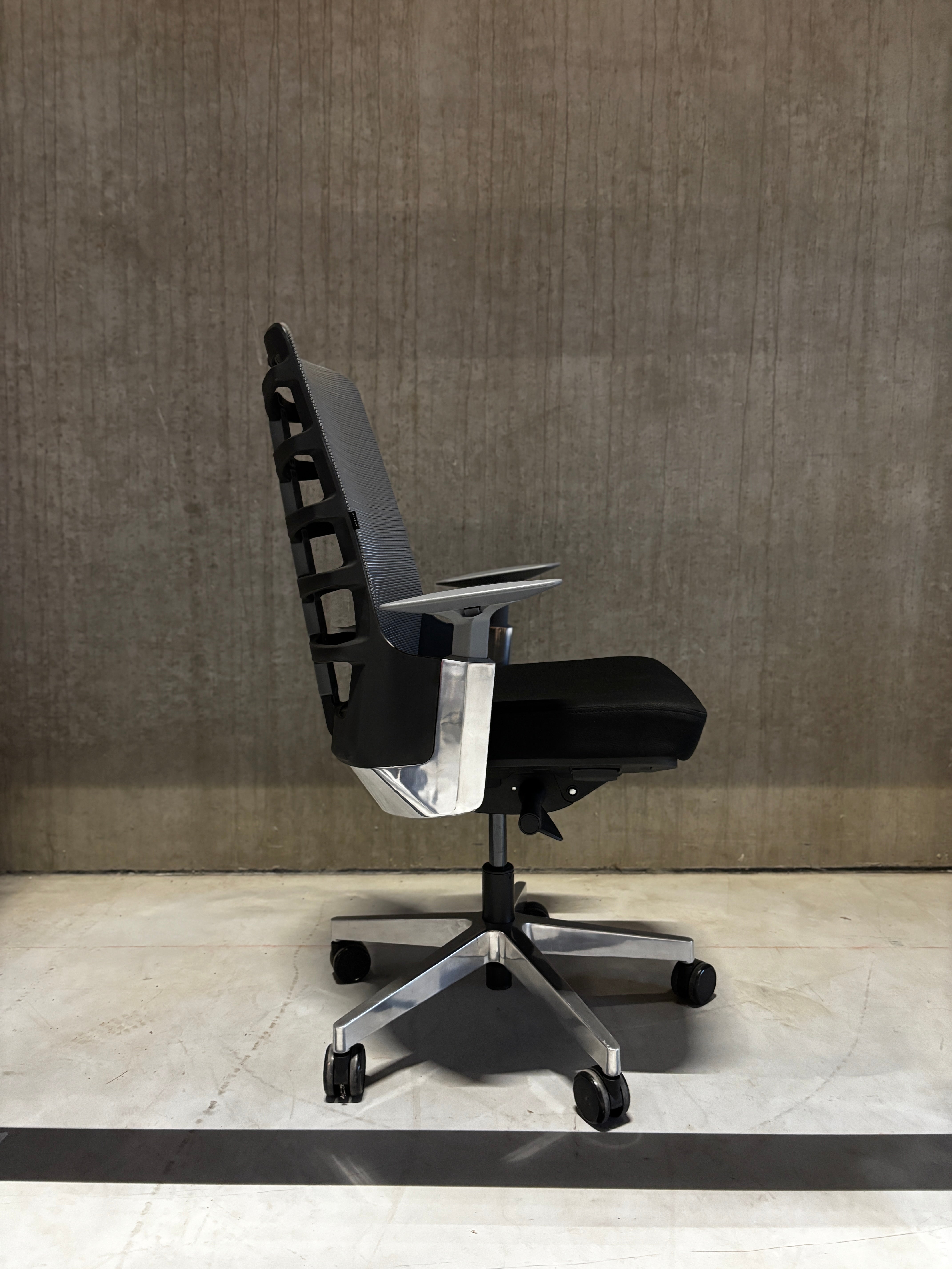 Refurbished Bureaustoel Markant Autobalance Pro zwart