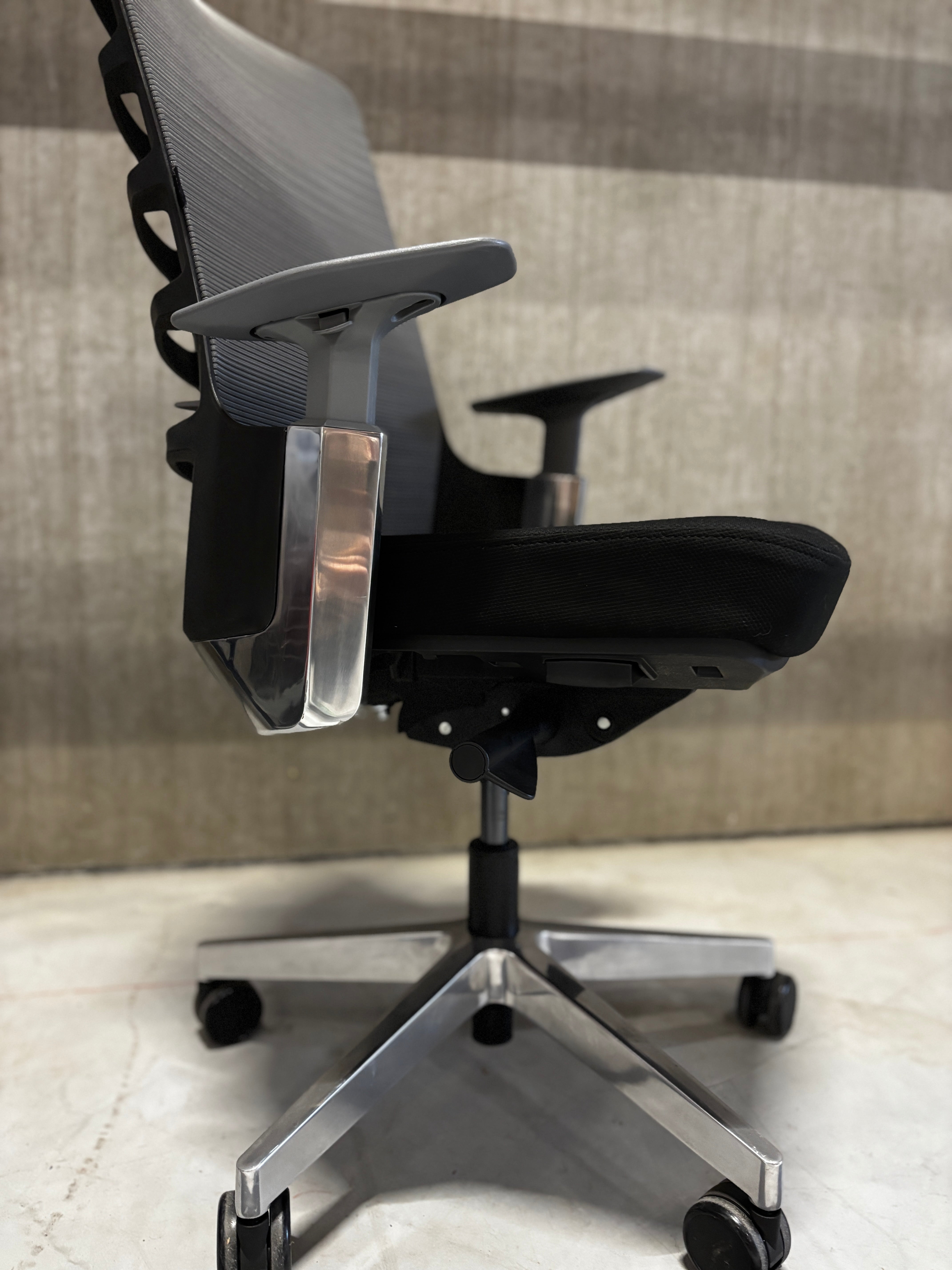 Refurbished Bureaustoel Markant Autobalance Pro zwart