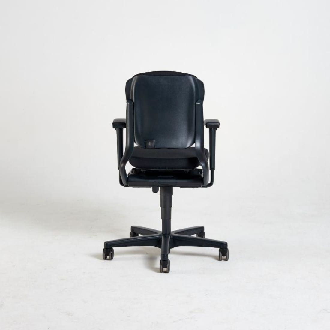 Ahrend 230 Bureaustoel Refurbished Ergonomisch Design (N)en 1335 bureaustoel Woonliving