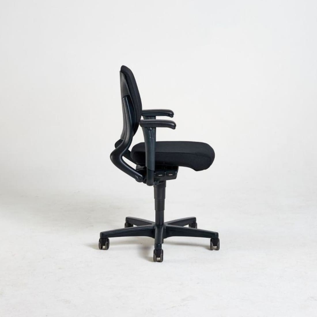Ahrend 230 Bureaustoel Refurbished Ergonomisch Design (N)en 1335 bureaustoel Woonliving