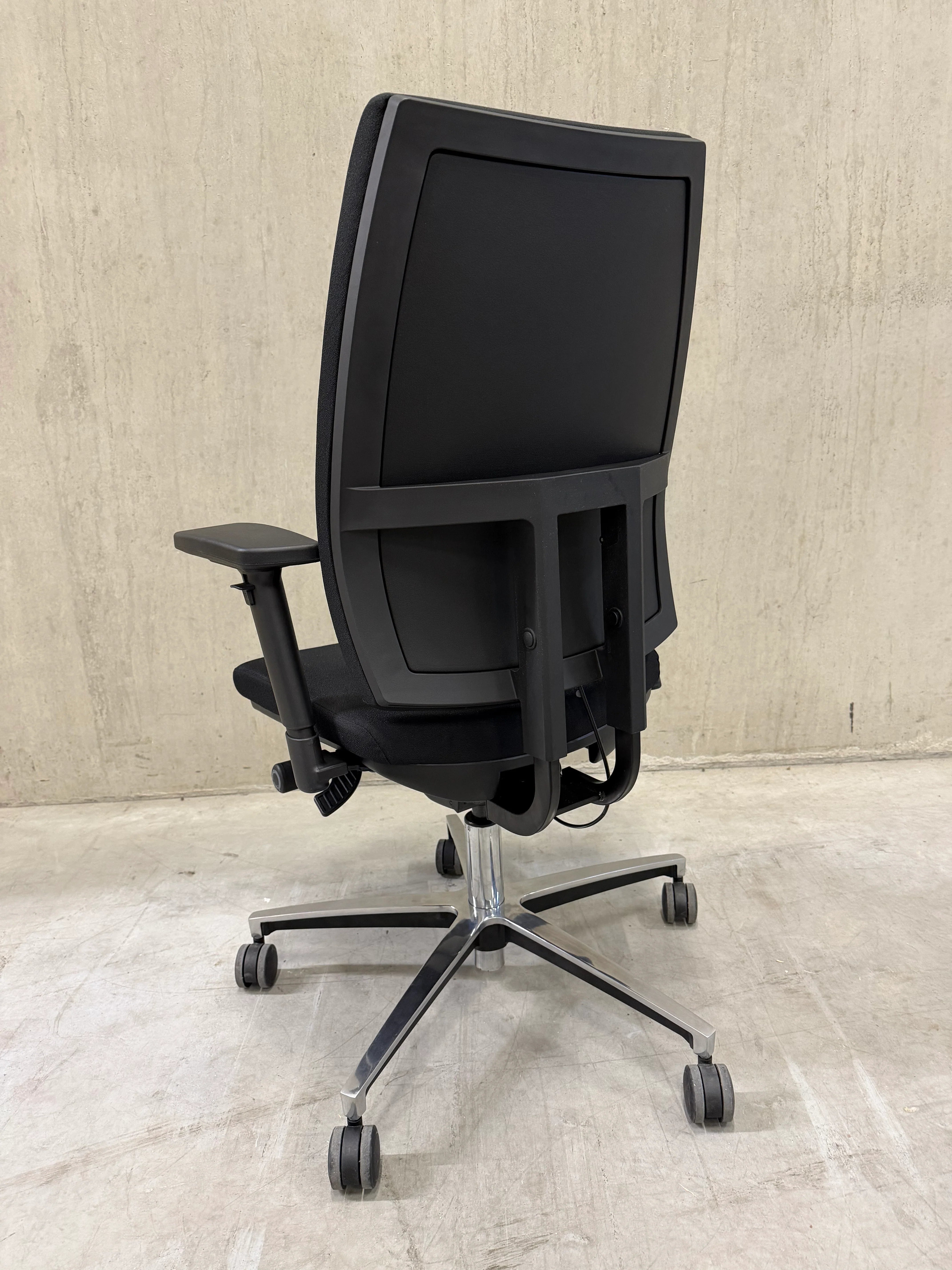 Outlet - Refurbished Bureaustoel B2 Comfort Zwart