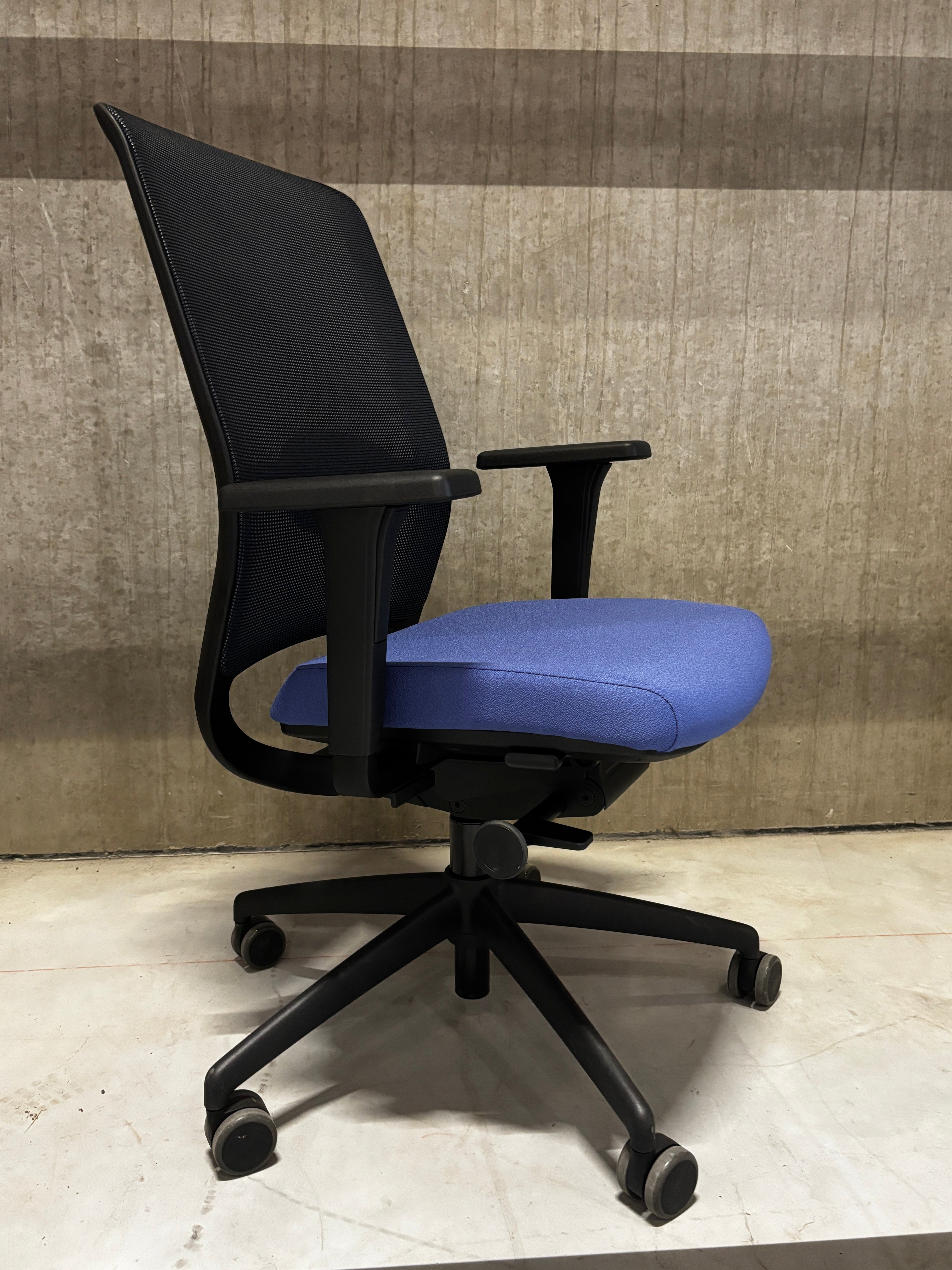 Sample Sale - Workliving Ocean Mesh Blauw - Ergonomische Bureaustoel NEN 1335