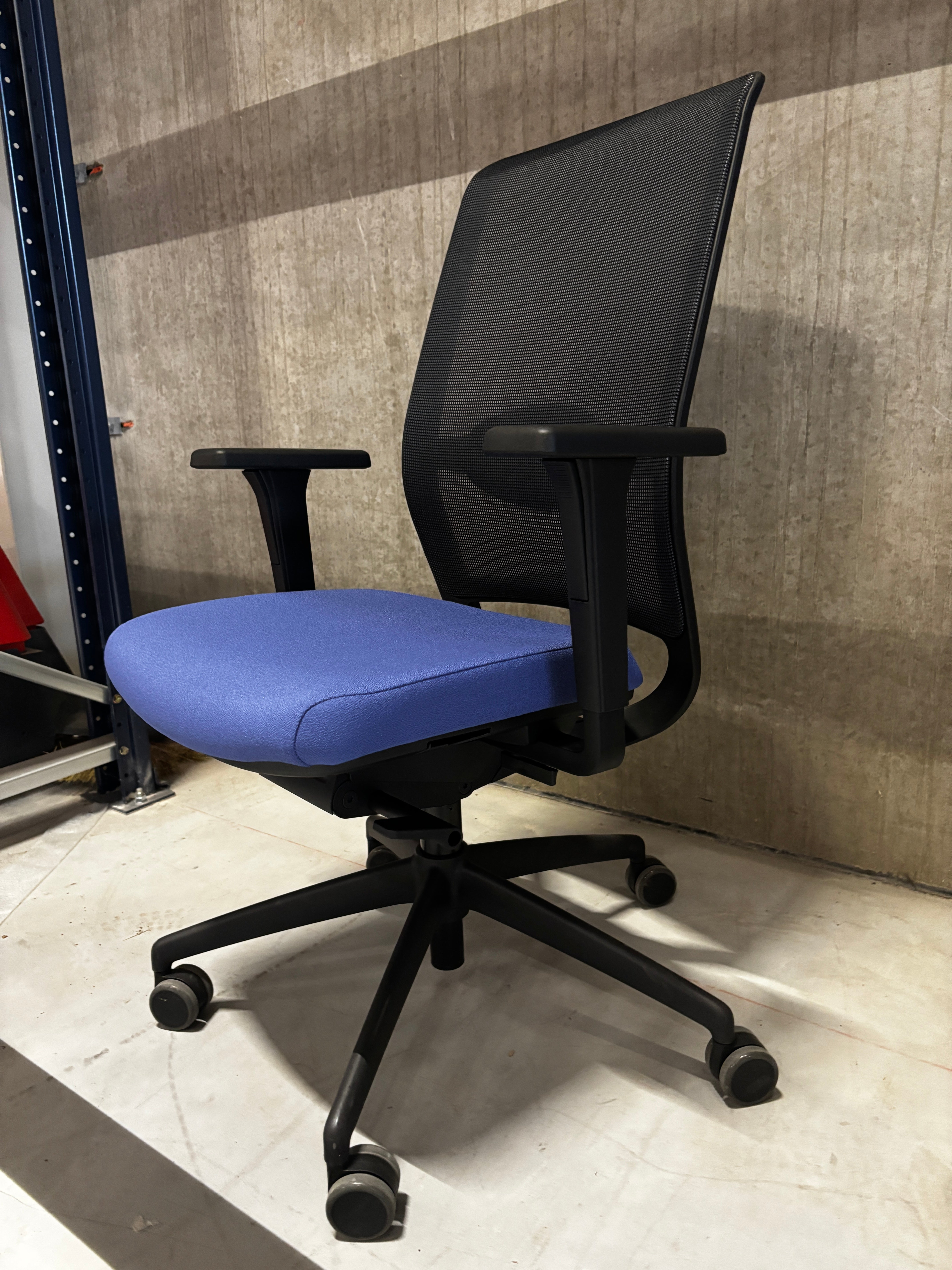 Sample Sale - Workliving Ocean Mesh Blauw - Ergonomische Bureaustoel NEN 1335