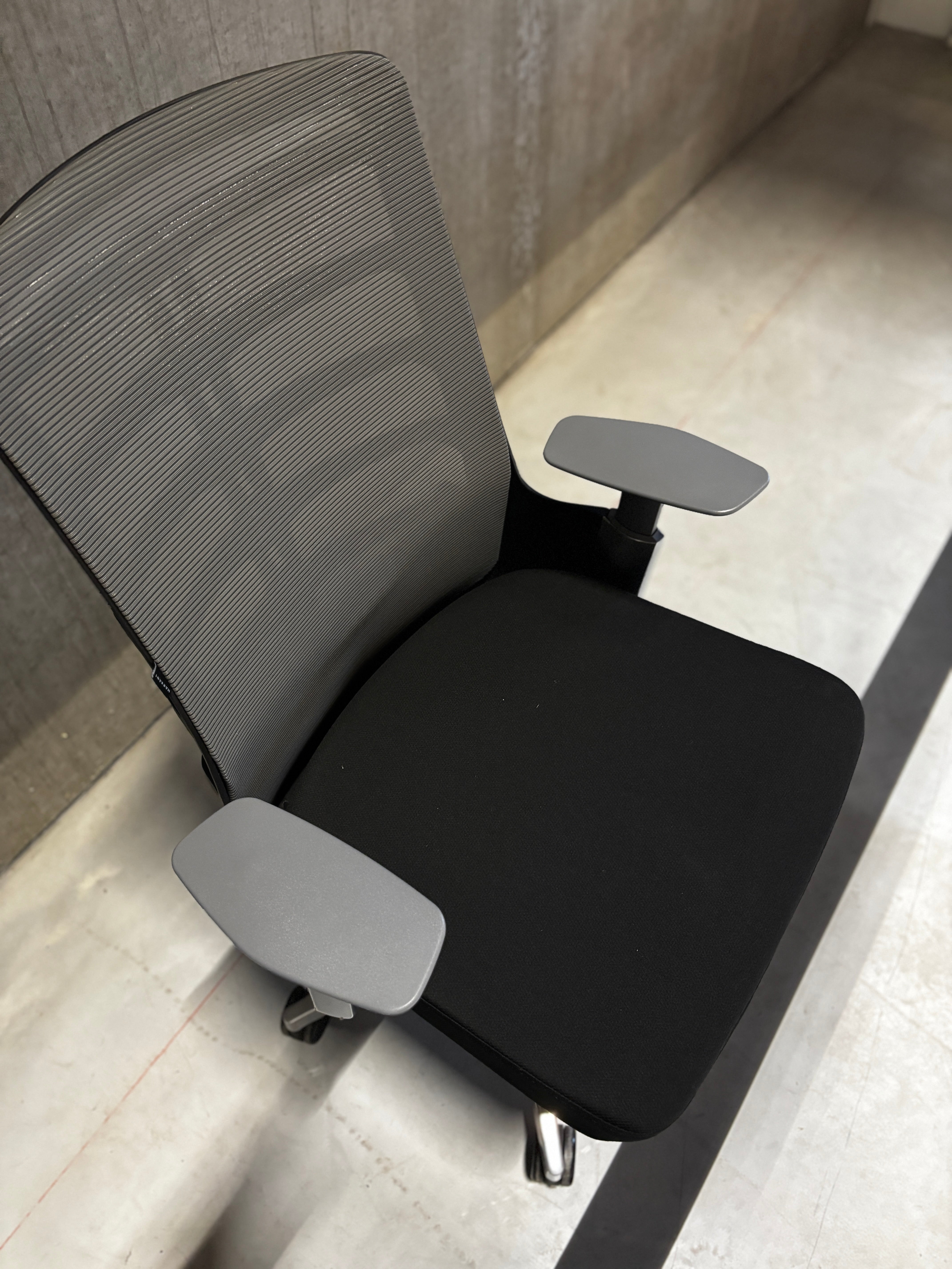 Refurbished Bureaustoel Markant Autobalance Pro zwart