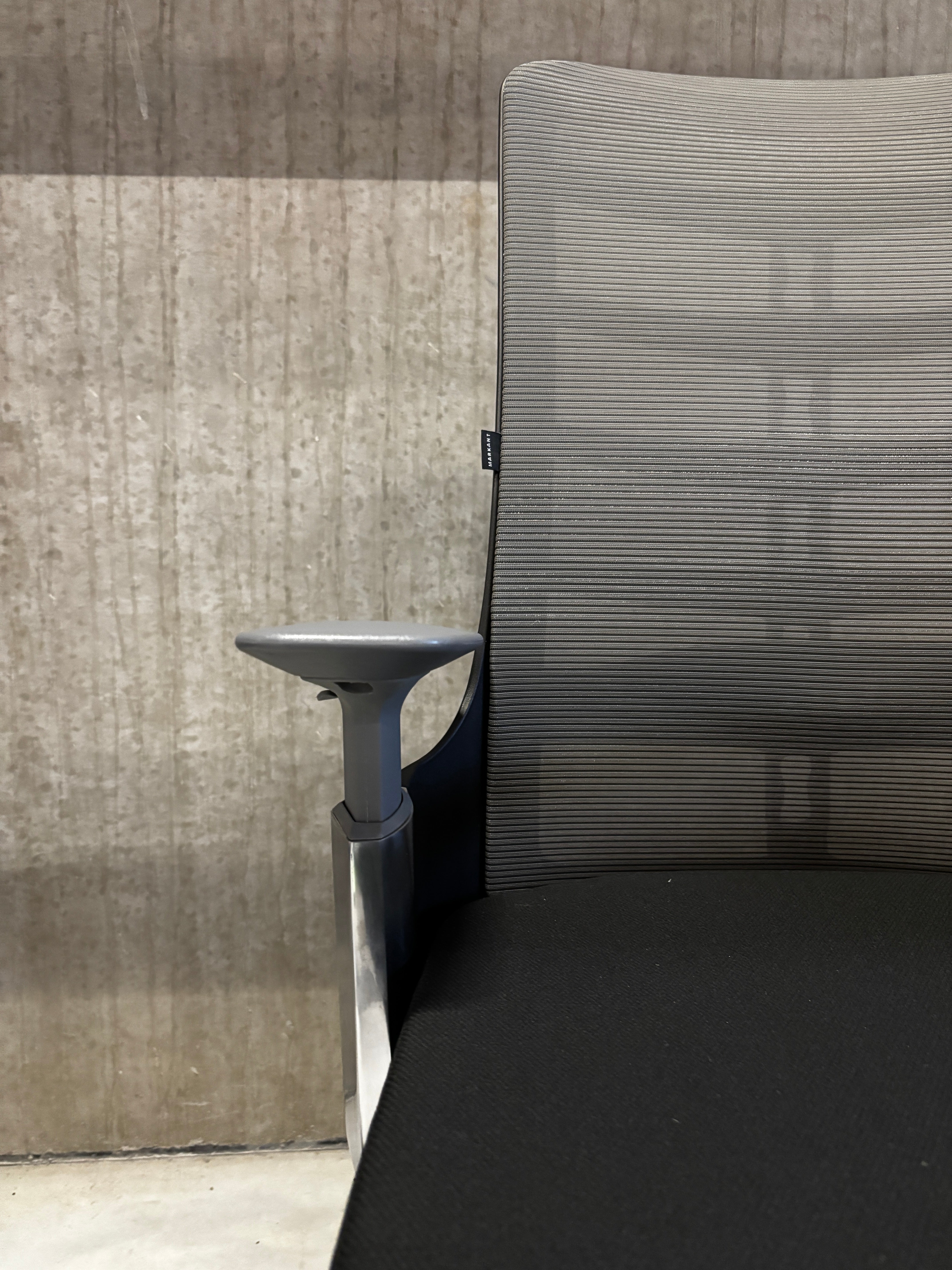 Refurbished Bureaustoel Markant Autobalance Pro zwart