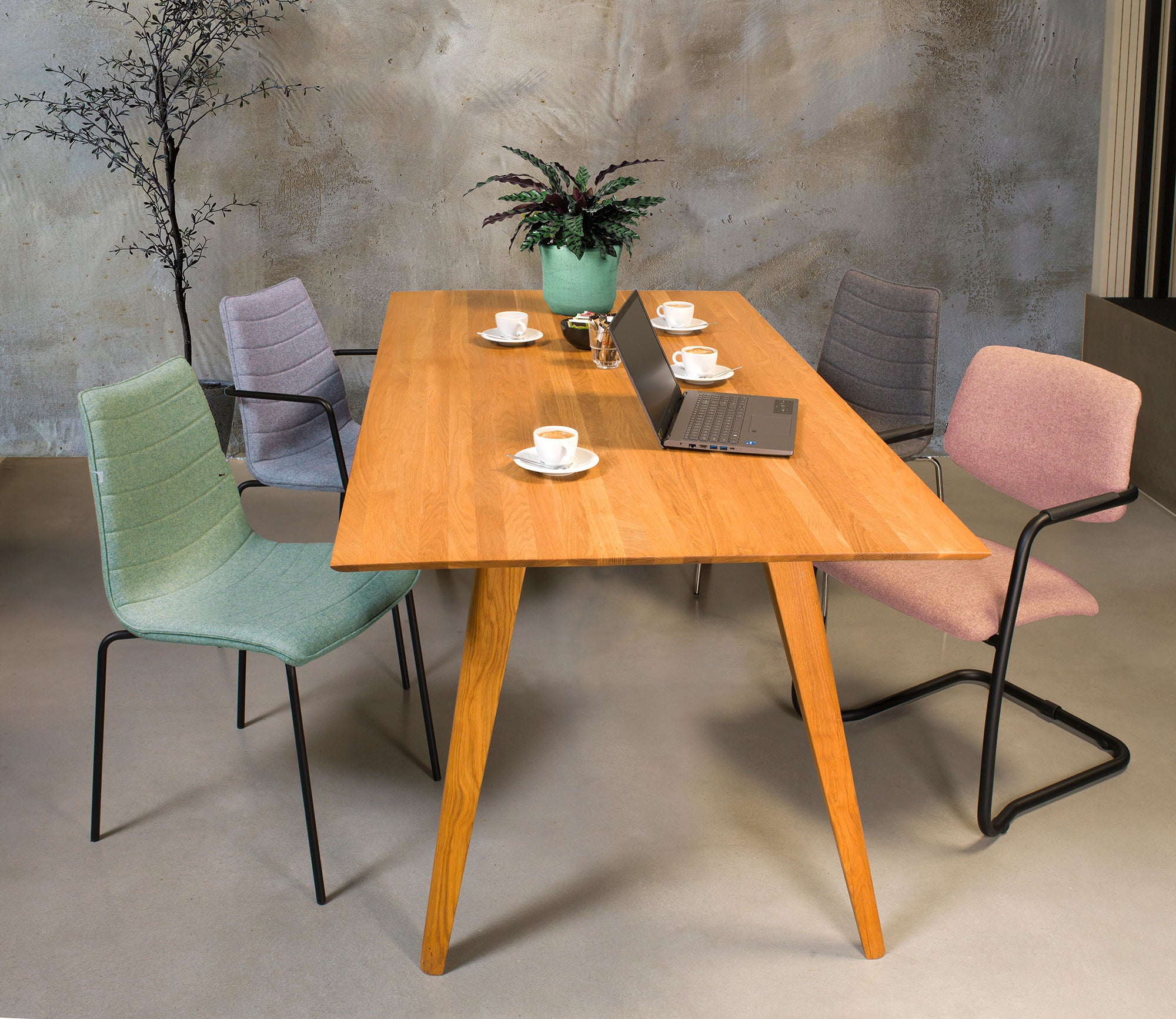 Workliving Vergaderstoel X5 - Sledeframe - Wolvilt Fenice 455 zachtgroen - frame zwart - Workliving - Vergaderstoelen- Workliving