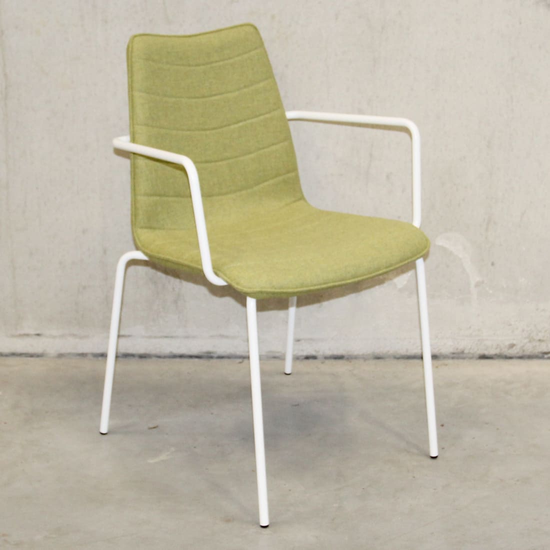 Sample Sale 117 Eetkamerstoel / Vergaderstoel F45 Groen Wol