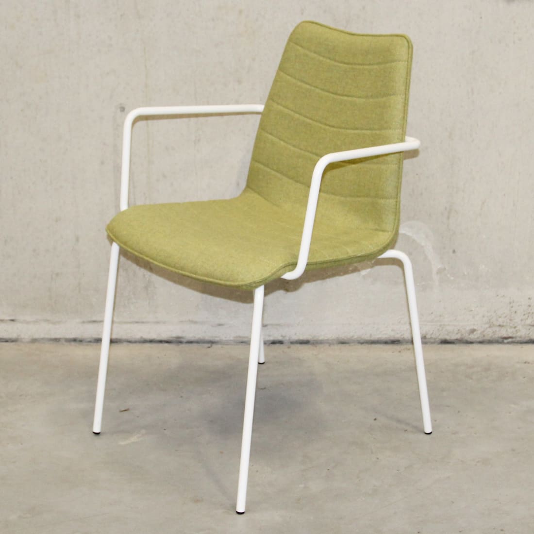 Sample Sale 117 Eetkamerstoel / Vergaderstoel F45 Groen Wol