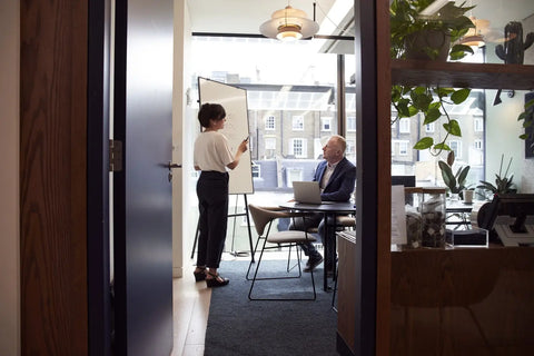 Hoe creëer je privacy in een kantoortuin?