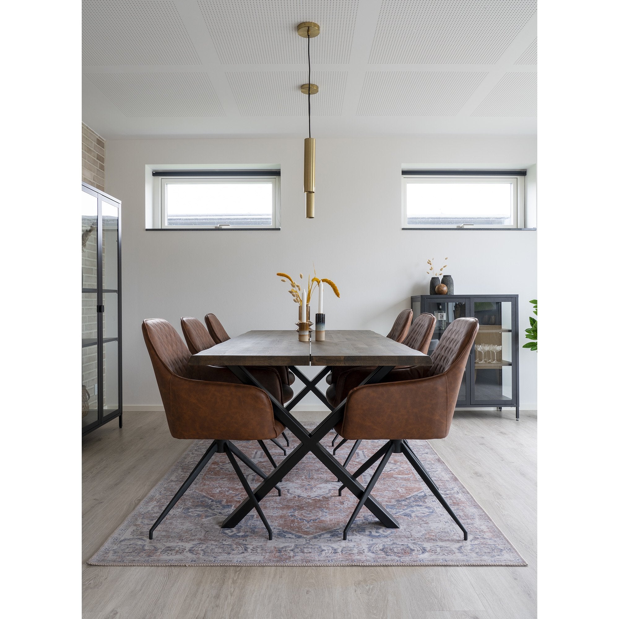 Harbo Dining Chair with Swivel - Dining Chair in PU with Swivel, vintage brown with black legs, HN1220 - House Nordic - Dining Chair- Workliving