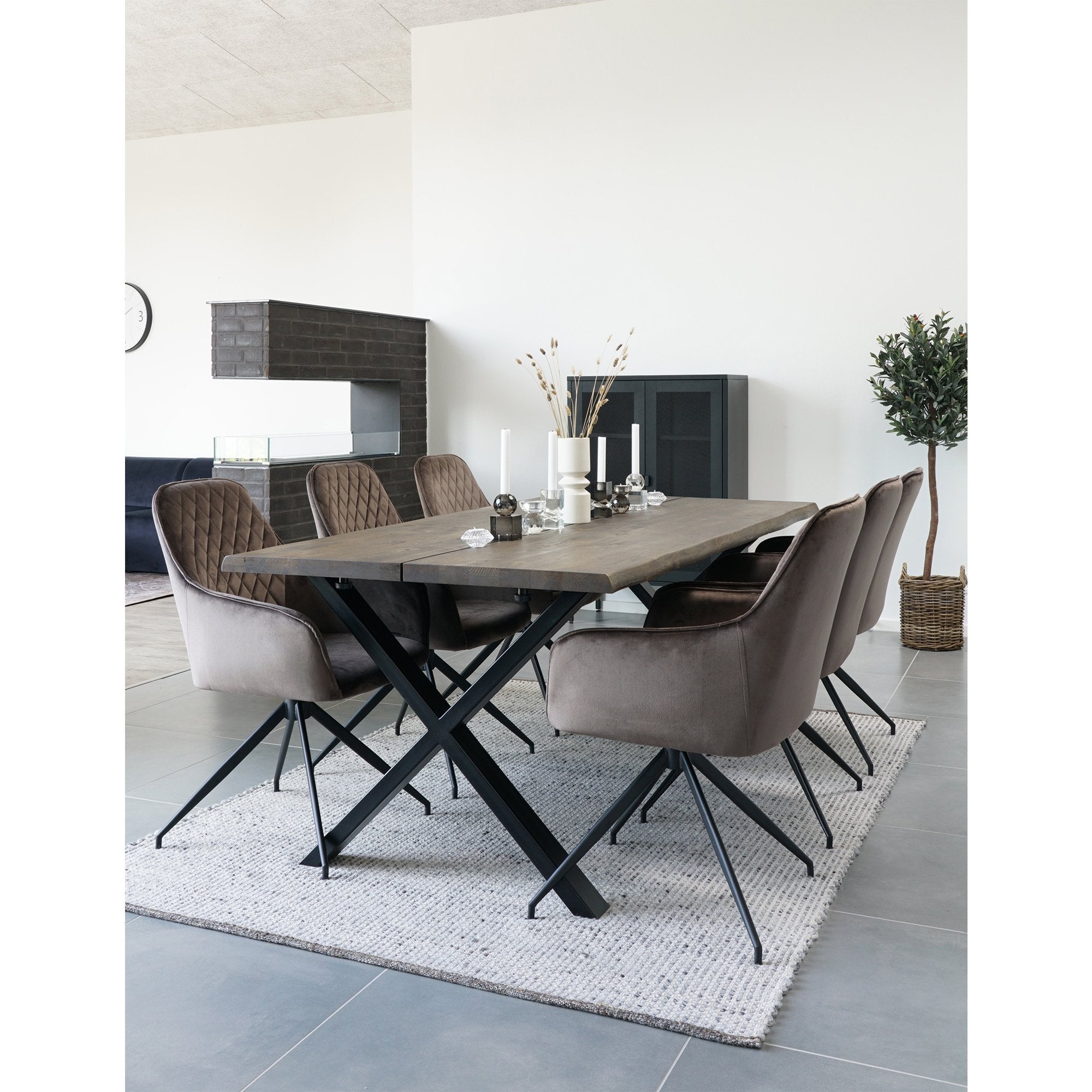 Harbo Dining Chair with Swivel - Dining Chair in velvet with Swivel, mushroom with black legs, HN1208 - House Nordic - Dining Chair- Workliving