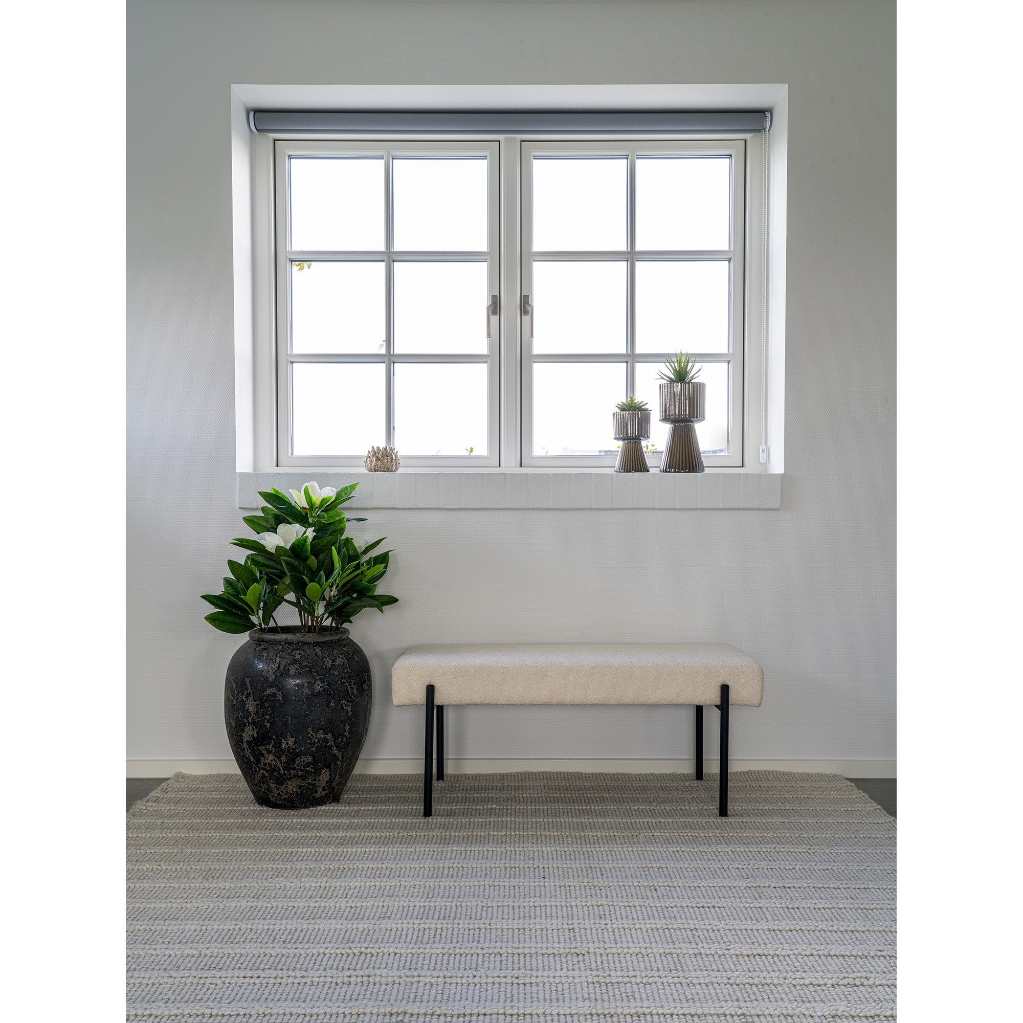 Swindon Bench - Bench in bouclé, white with black legs, 100x36x42,5 cm, HN1232 - House Nordic - Bench- Workliving