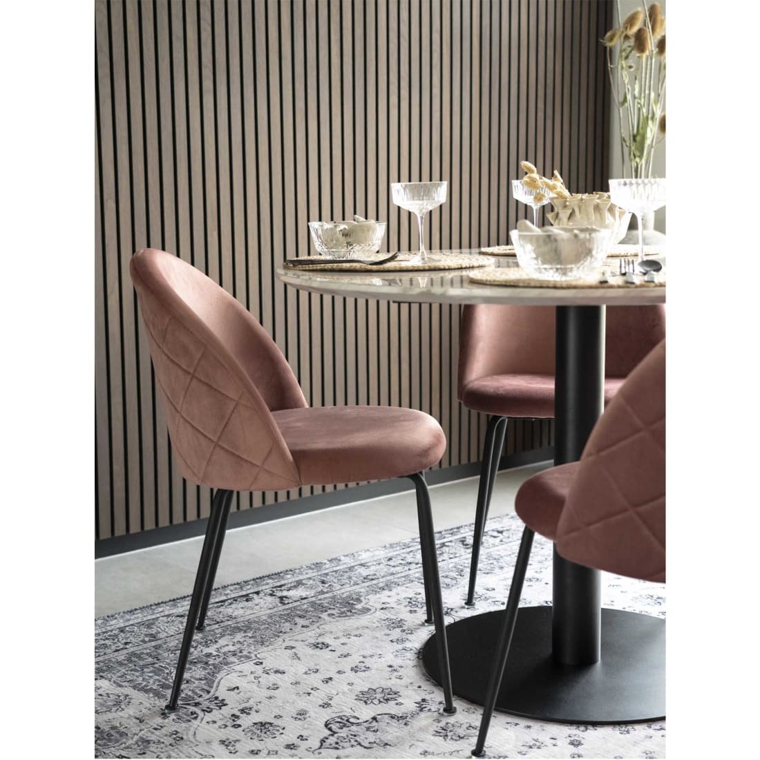 House Nordic | Eetkamerstoel Roze Zwart Onderstel Genève