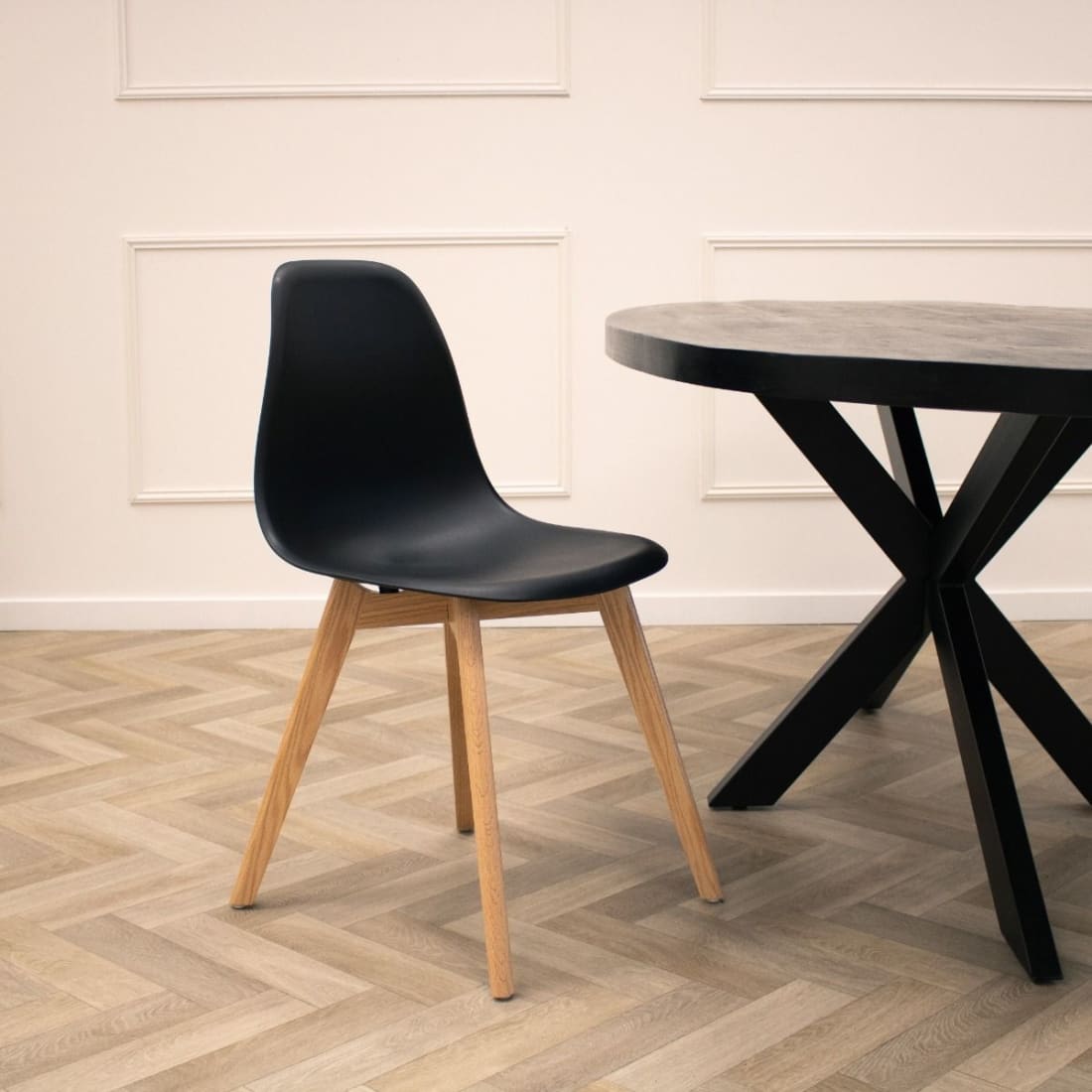 Kick Eetkamerstoel Yuna - Zwart - Kunststof eetkamerstoelen