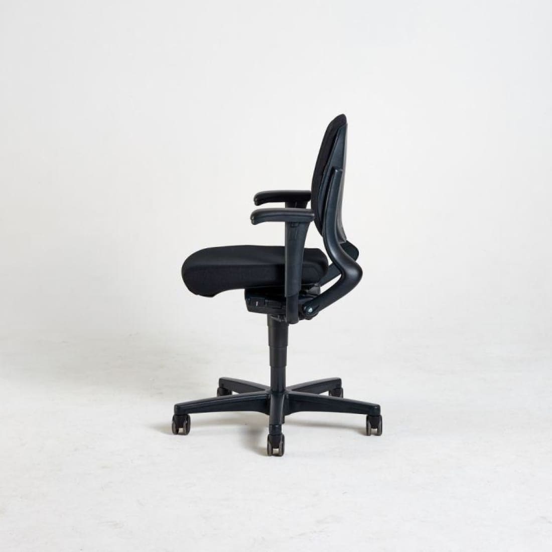 Ahrend 230 Bureaustoel Refurbished Ergonomisch Design (N)en 1335 bureaustoel Woonliving 