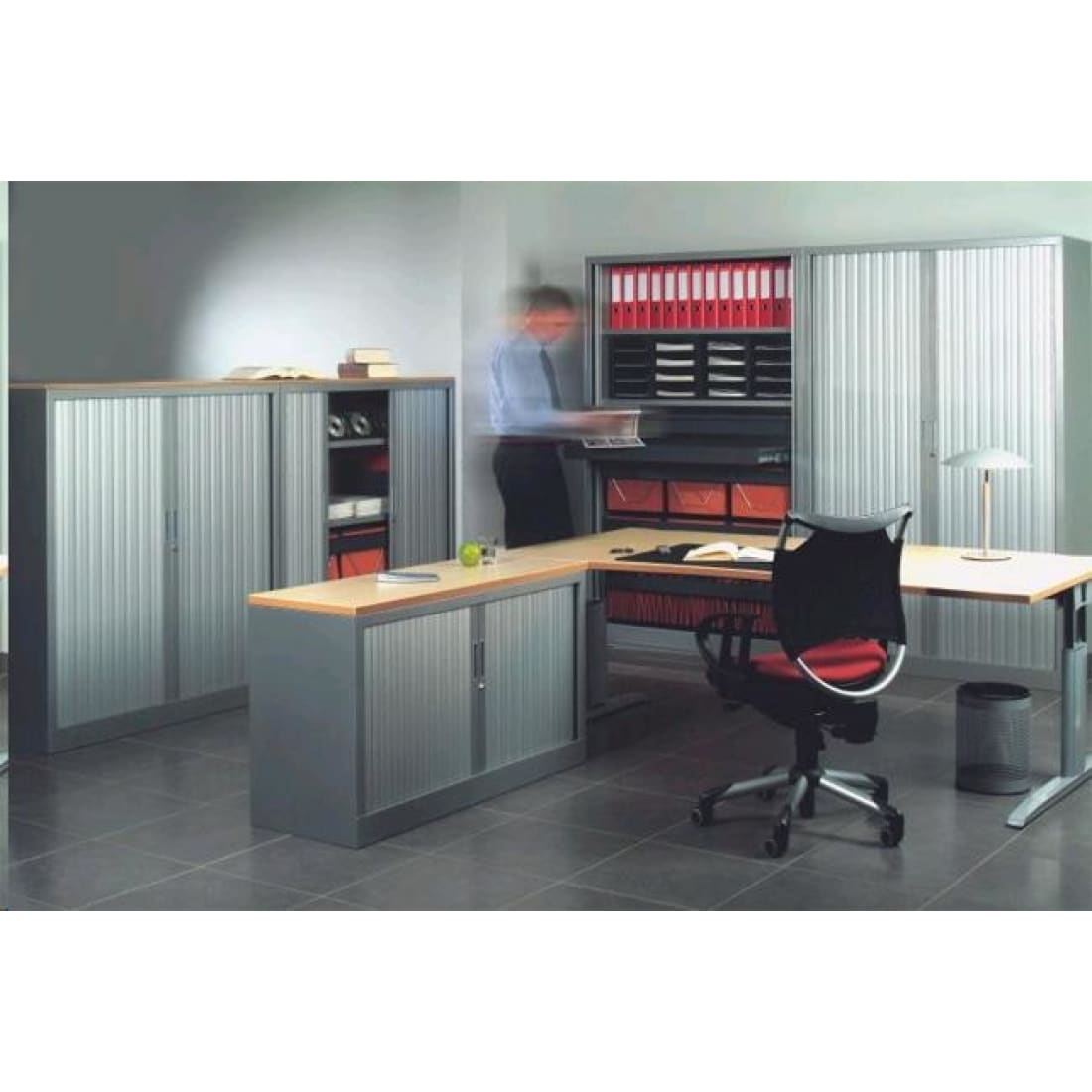 Roldeurkast New York 135 x 120 x 43 cm incl. 2 legborden -